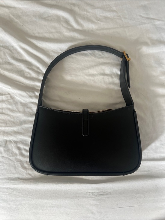 Handbags - Classic Black Leather Shoulder Bag